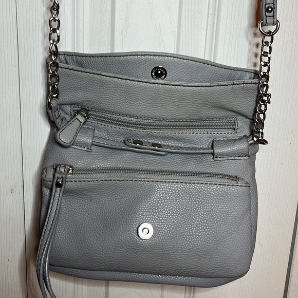 Nine West pocket book. Blue. 8” long. 5” width. Partial Silver chain for strap. - Picture 4 of 10